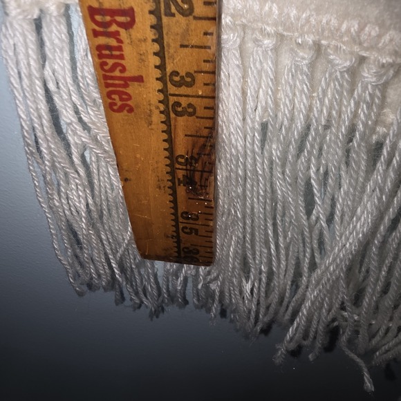 Alpaca Neck Scarf Wrap Fringe Winter White 9 x 70 Soft Fuzzy Alpaca Camargo Peru - Picture 4 of 4